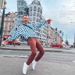 Meet your Posher, Brady